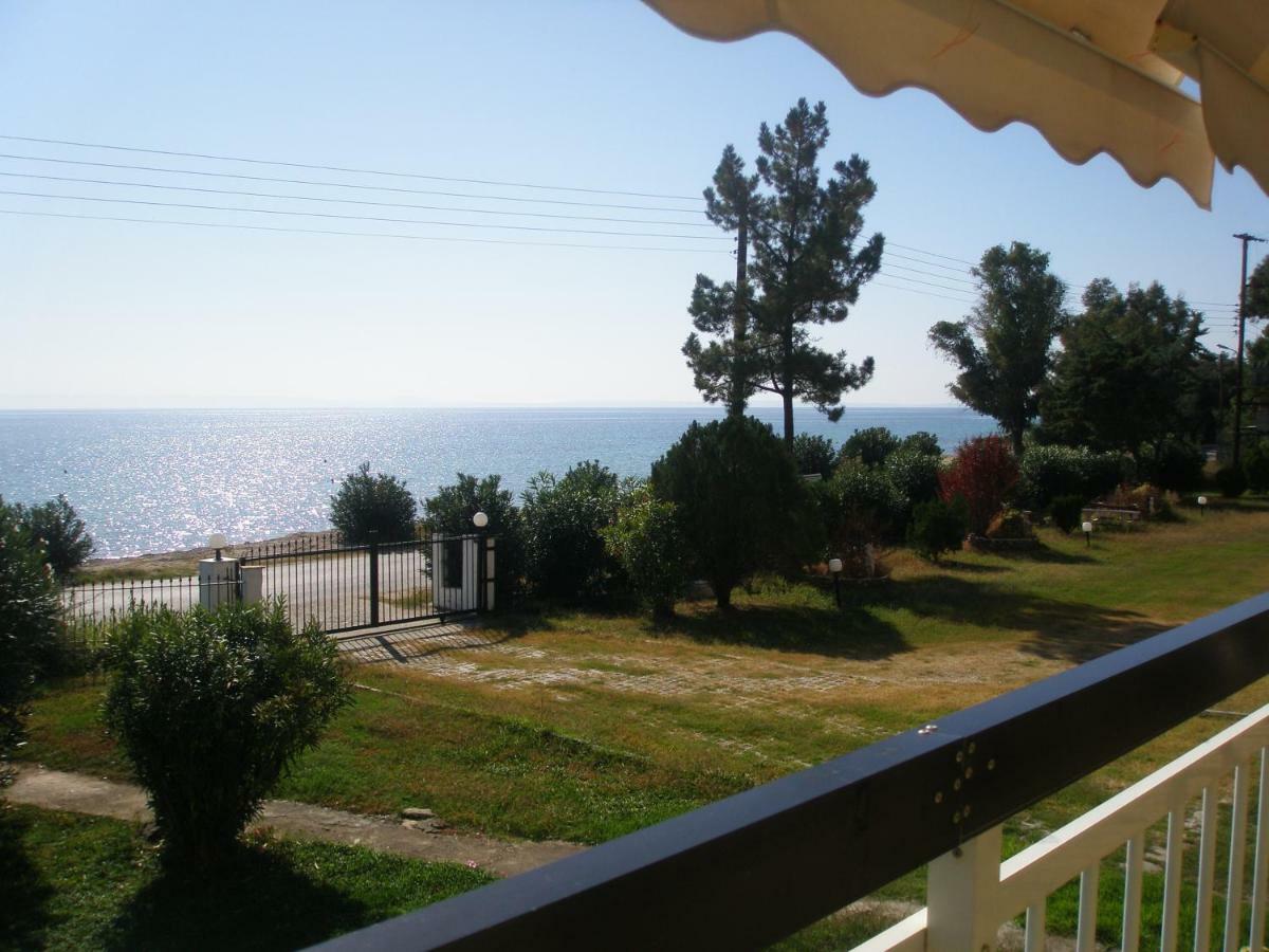 Metamorphosis - Halkidiki Apartment On The Beach Metamorfosi  Exterior photo